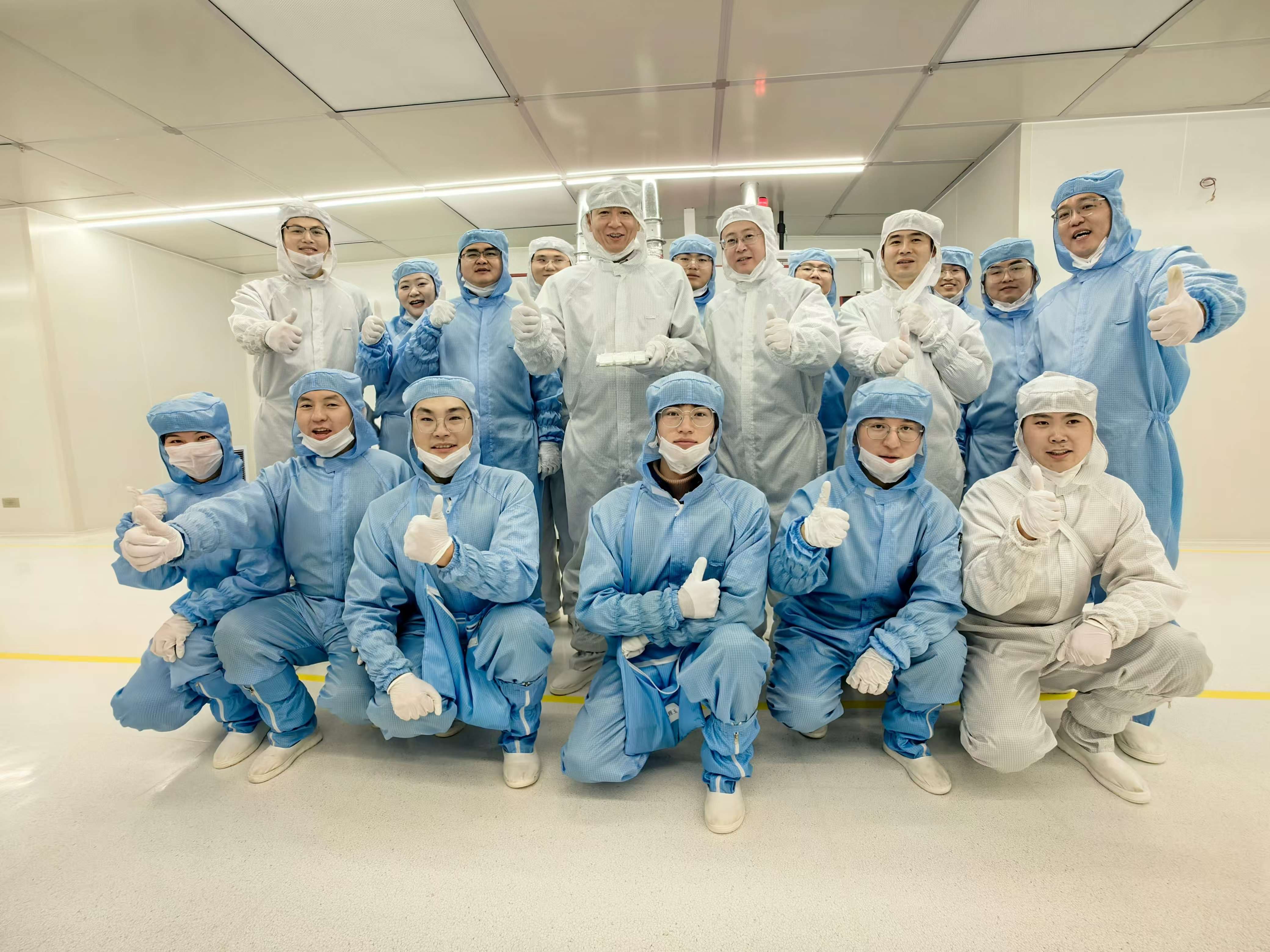 再創(chuàng)新篇：鈞聯(lián)電子安徽省首條先進(jìn)工藝SiC車規(guī)功率模塊產(chǎn)線001號(hào)產(chǎn)品成功下線